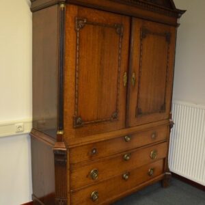 antiek kabinet