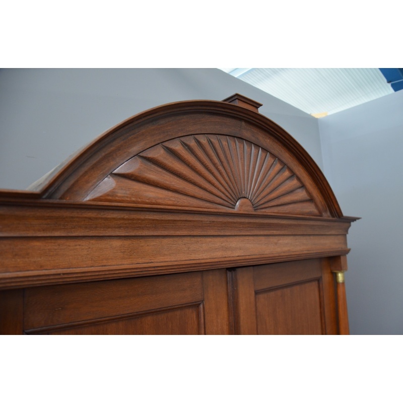 Antiek Drents kabinet met zon 230cm hoog -